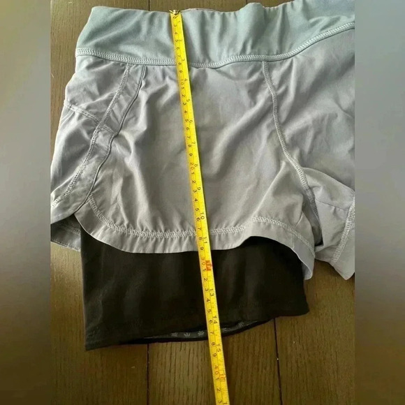 ATHLETA Women's Pulse Running Shorts 2 in 1 Layered blue/ Black Sz M - Picture 13 of 14